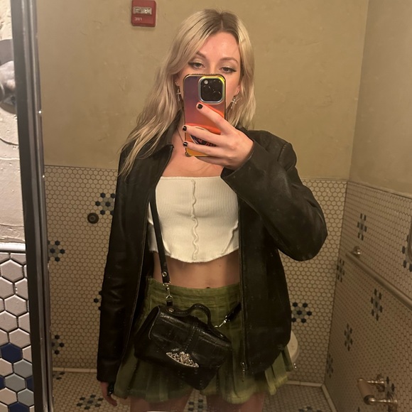 hi, I’m claire, welcome to my shop! 🪩 - Picture 4 of 5